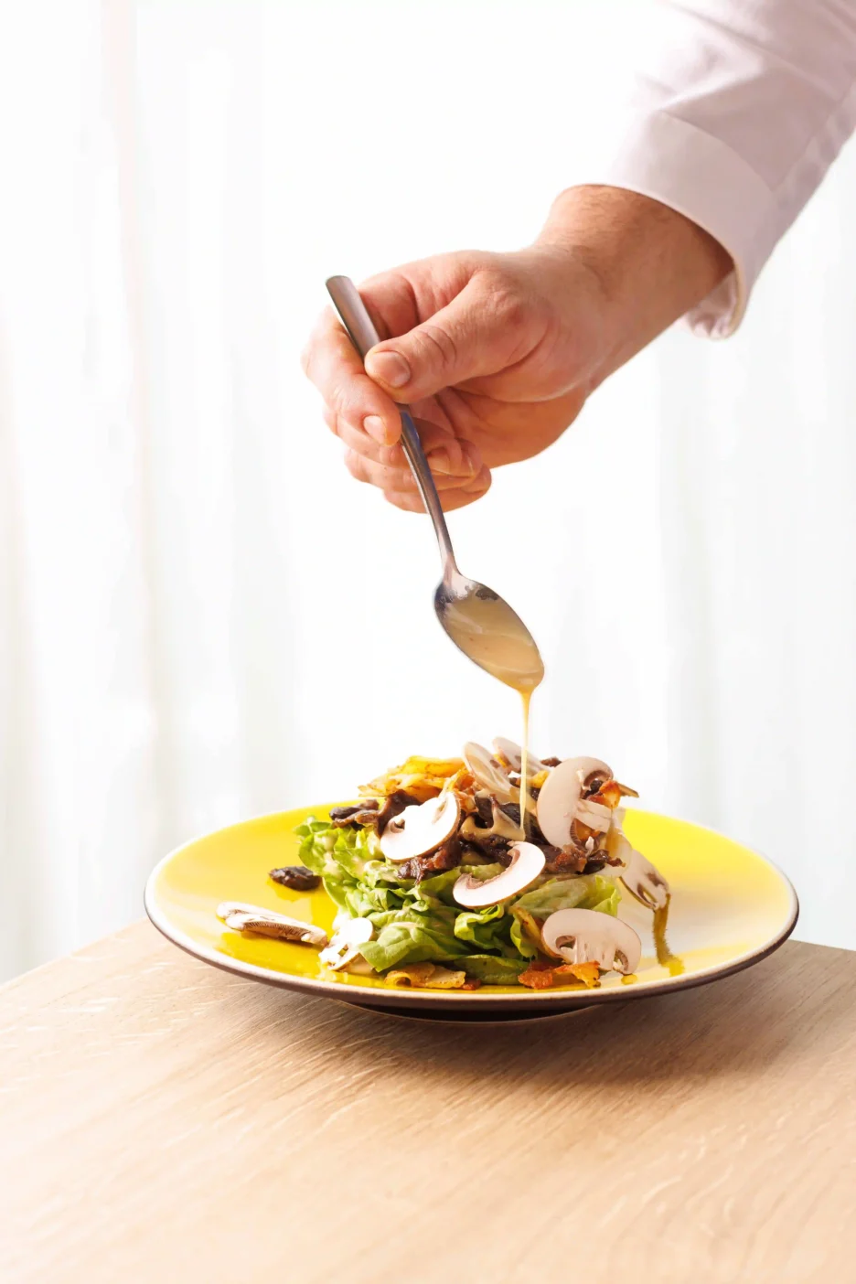 CafePyramide_gestesalade(c)Philippe Vaures Santamaria_mai25