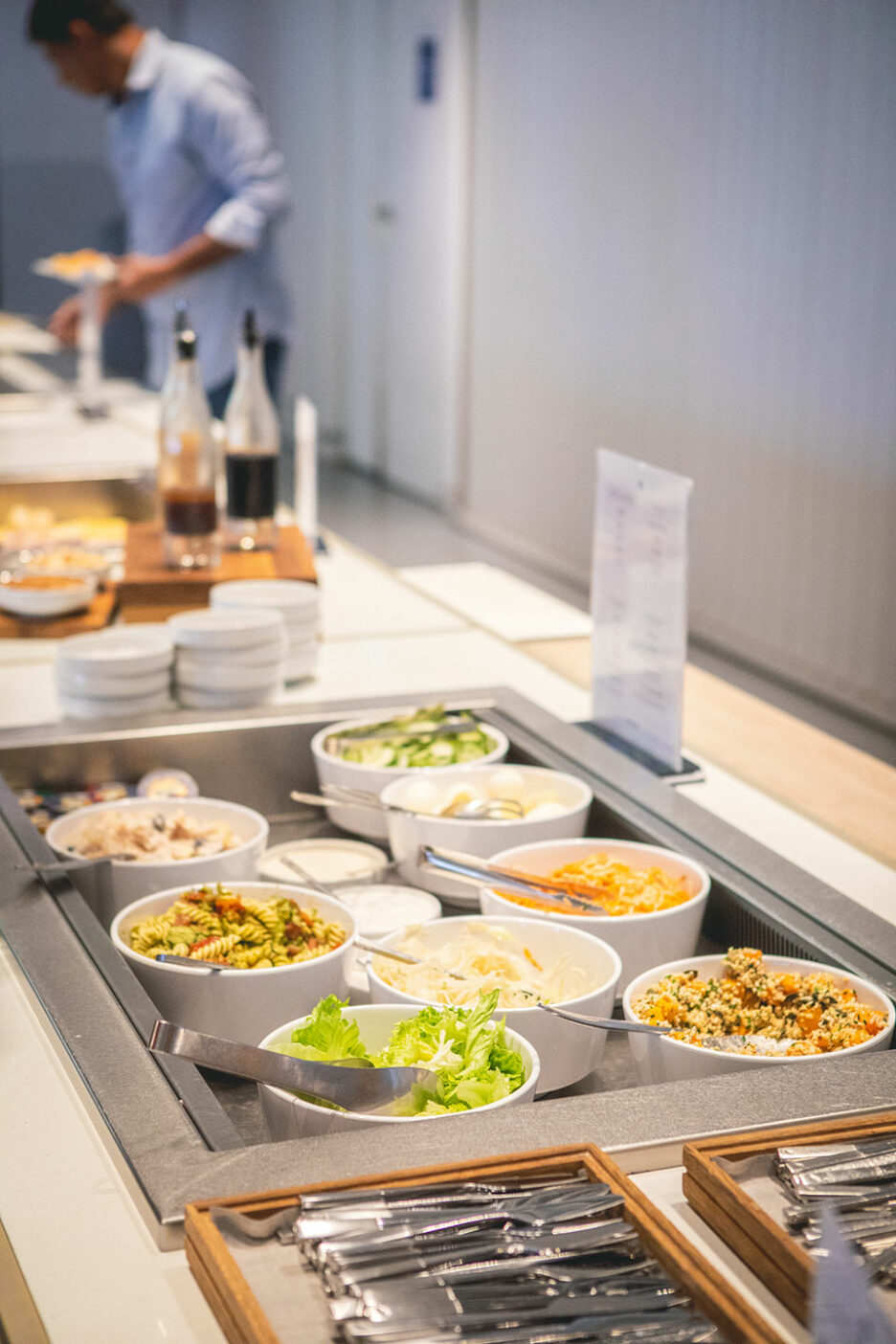 5.-RESTAURANT-DU-PERSONNEL