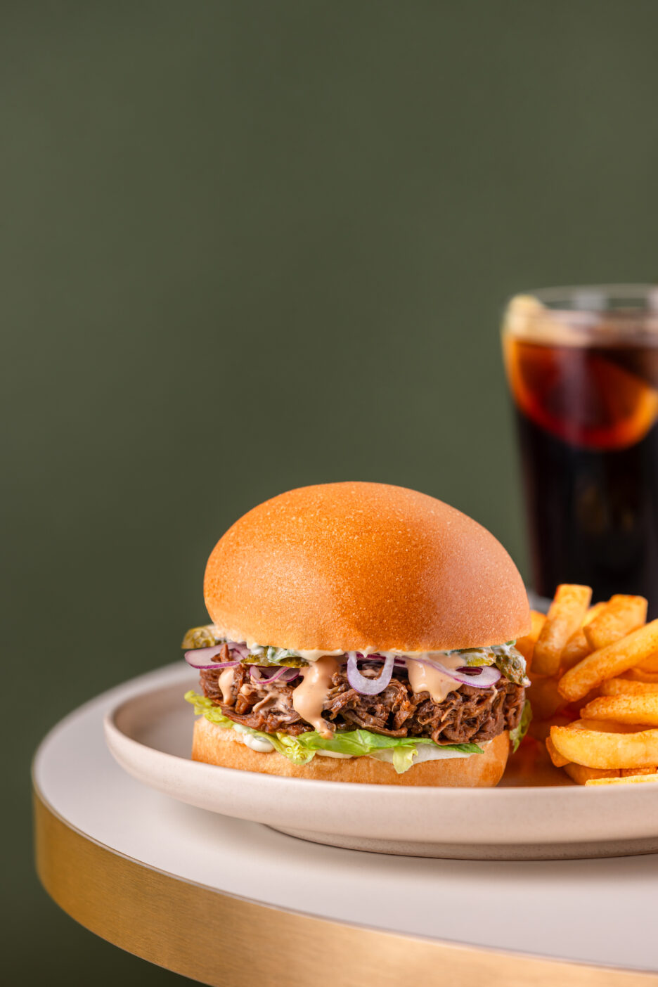 Burger (c) The Travel Buds