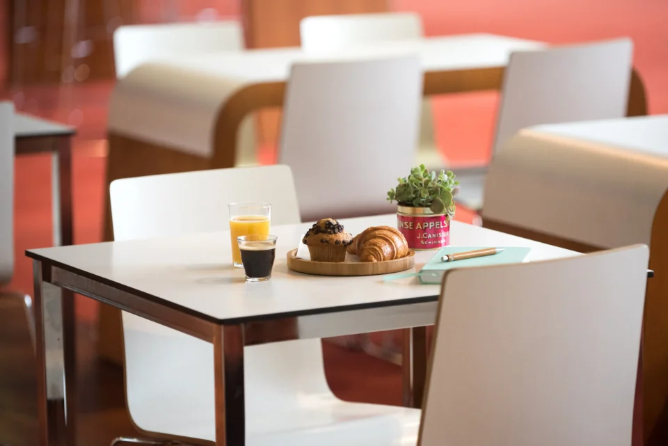 Café des globes (c) Julien Mouffron-Gardner-5689