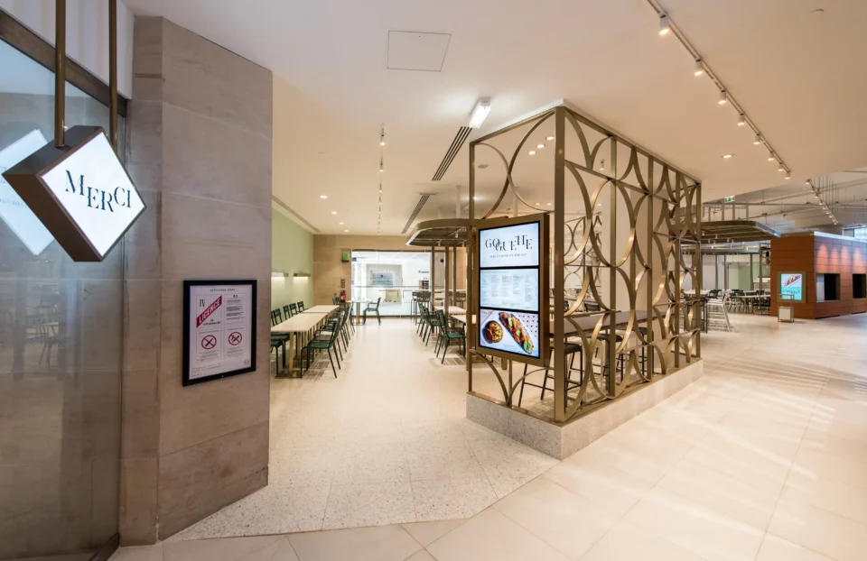 Starbucks & Goguette (c) Julien Mouffron-Gardner-34