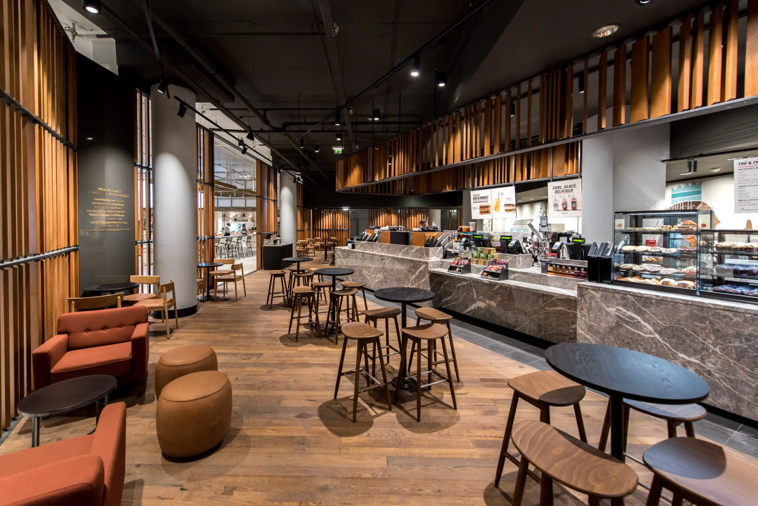 Starbucks Louvre (c) Julien Mouffron-Gardner-33