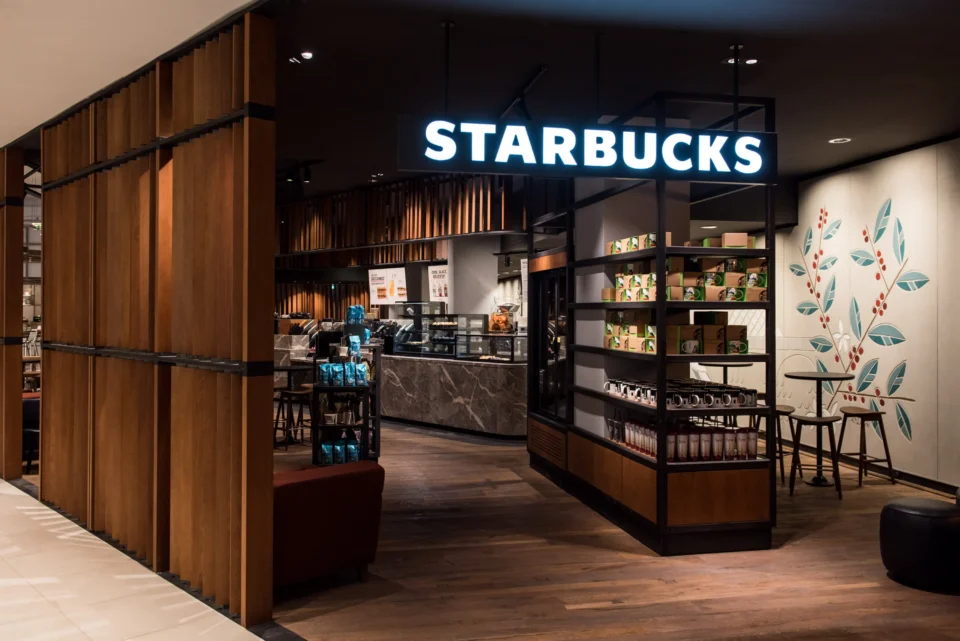 Starbucks Louvre (c) Julien Mouffron-Gardner-9