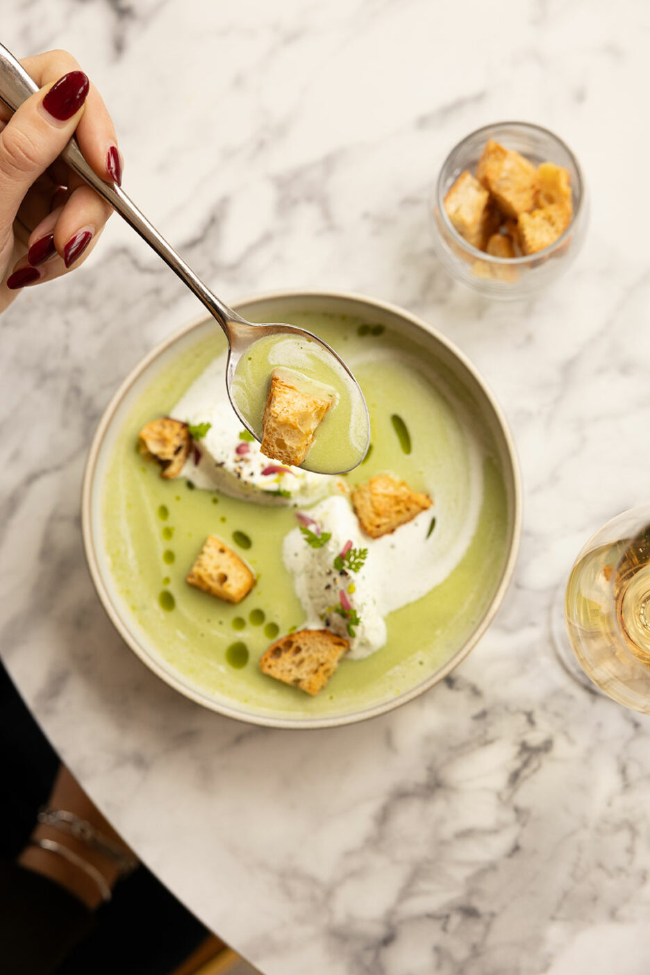 2.-SAVOURER-L_INSTANT-PRESENT