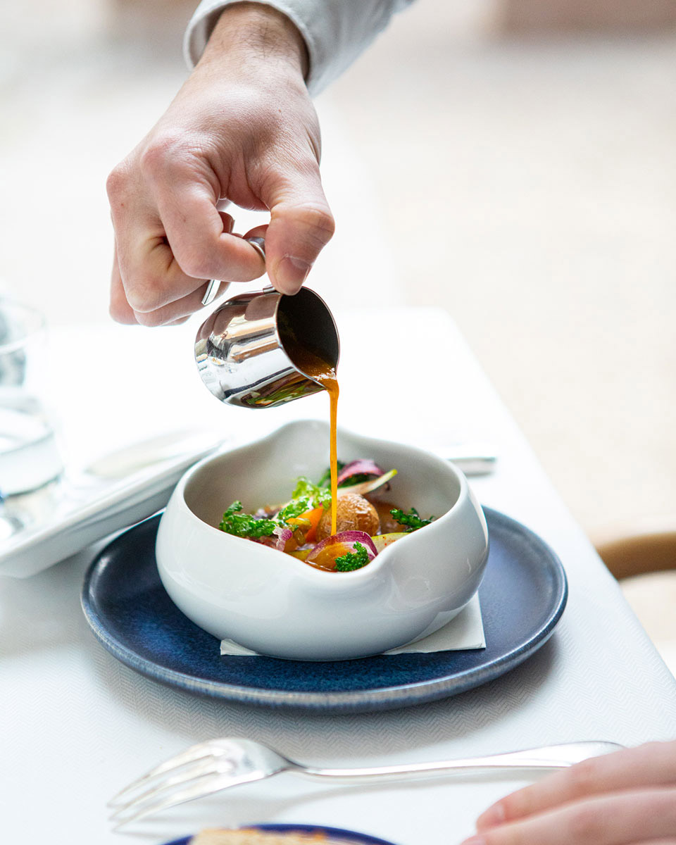 4.-PASSION—(c)Merci_Bien