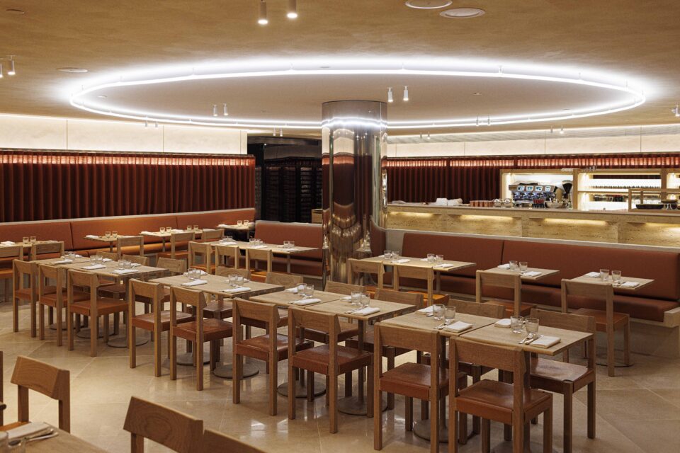 Café Pyramide – Vue bar (c) Philippe Vaurès Santamaria